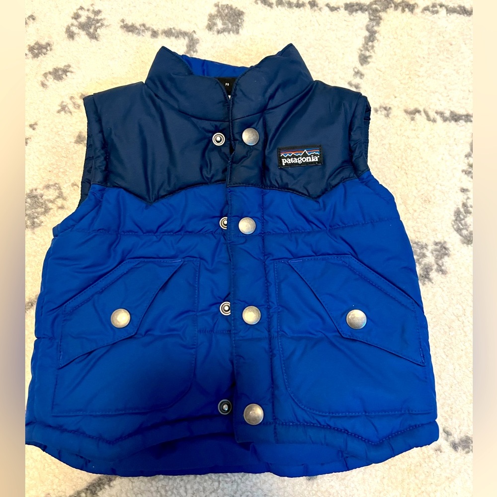 Patagonia vest size 12 months